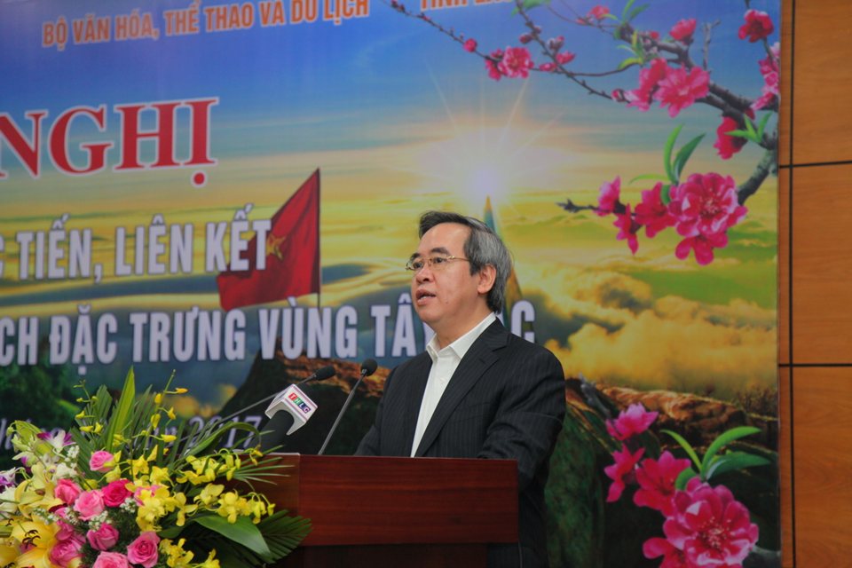 Ủy viên Bộ Chính trị Nguyễn Văn Bình phát biểu tại hội nghị